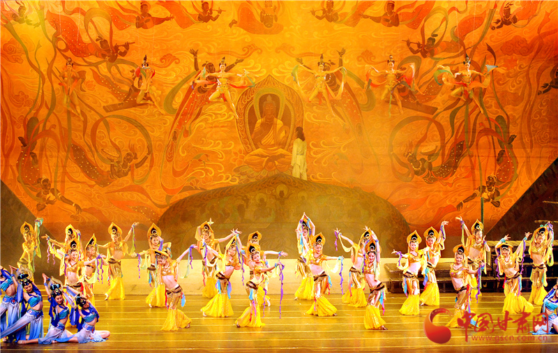 8月8日晚，《絲路花雨》《大夢(mèng)敦煌》首次同臺(tái)亮相蘭州