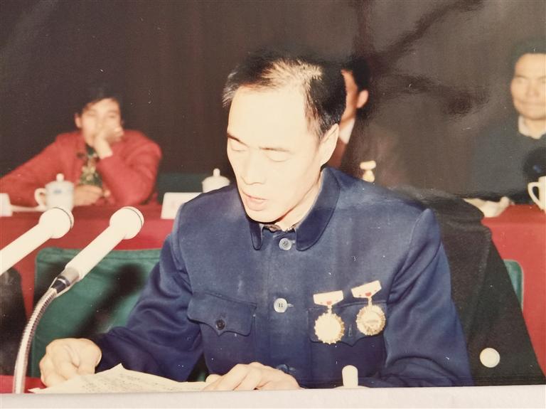尋訪百名先鋒黨員  他用13年的時間完成28年的工作量——記“刀具大王”、全國勞模、蘭州通用機(jī)器廠工人技師蘆聚才