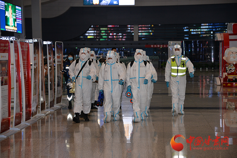 【隴拍客】蘭州西客站全面消殺，場面堪比大片