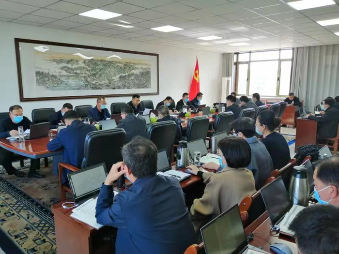 10月17日，金昌市紀(jì)委召開(kāi)常委會(huì)（擴(kuò)大）會(huì)議，專題學(xué)習(xí)交流習(xí)近平總書(shū)記代表第十九屆中央委員會(huì)向黨的二十大所作的報(bào)告，研究學(xué)習(xí)宣傳貫徹落實(shí)工作。.jpg